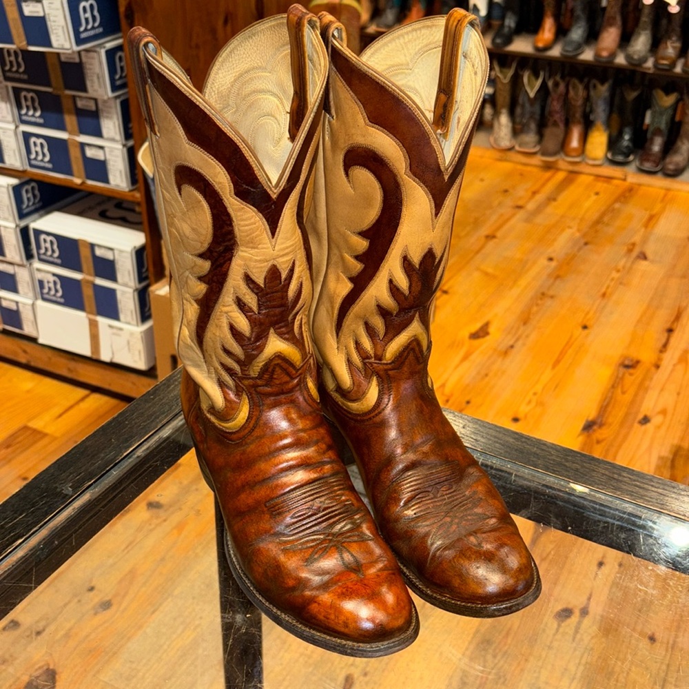 Vintage black label Tony Lama cowboy boots 11B